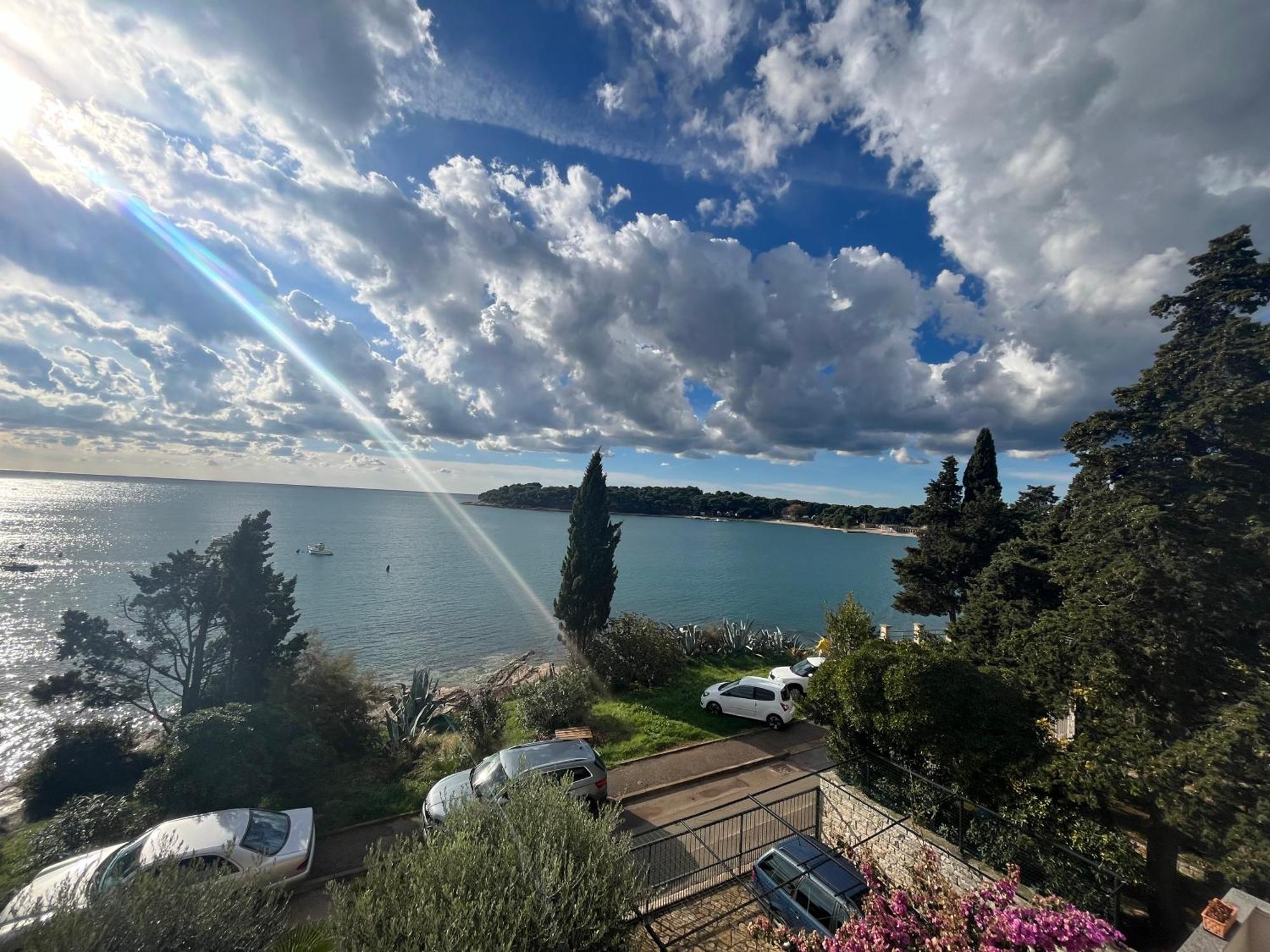 Apartment With A Sea View Pula Exterior foto