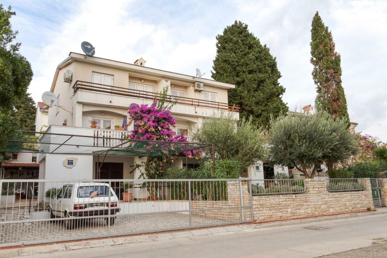 Apartment With A Sea View Pula Exterior foto